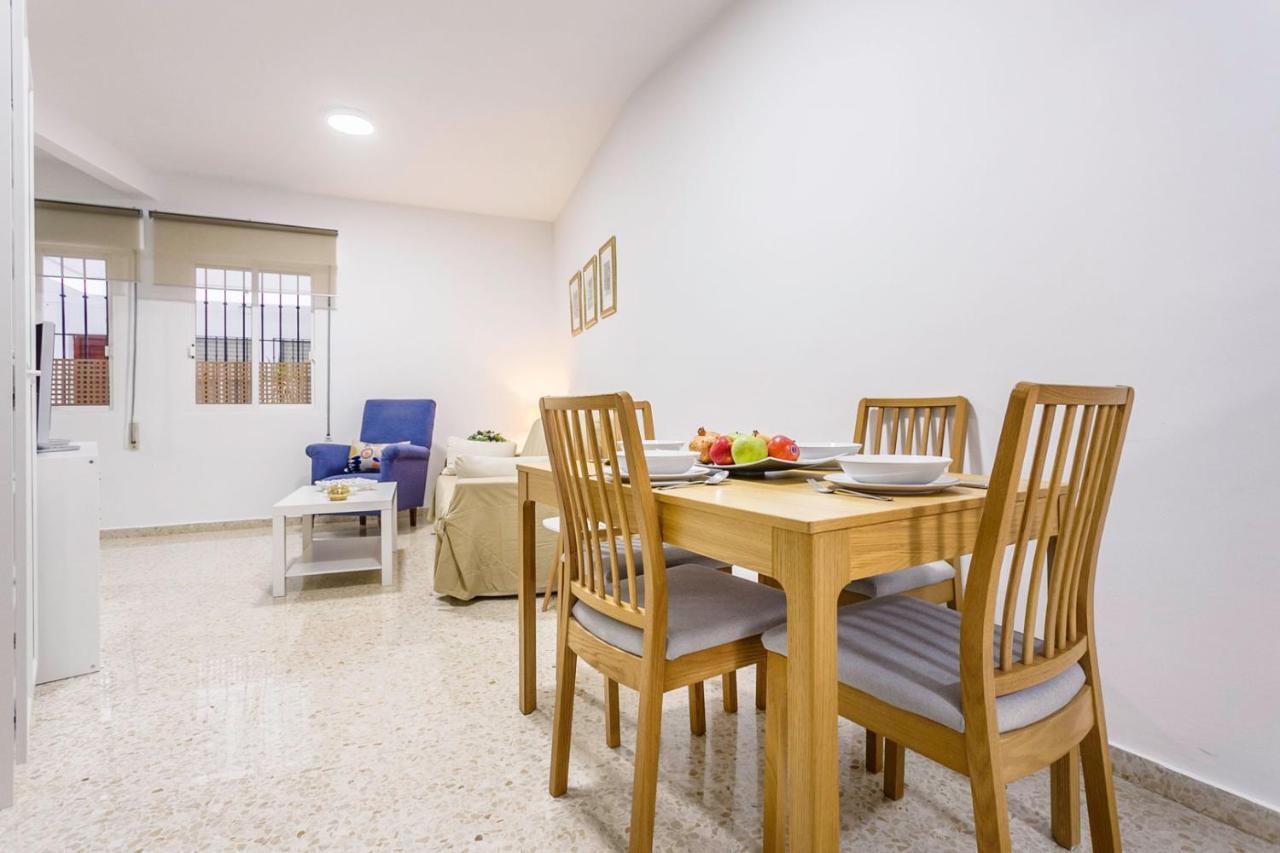 Apartamentos Sta Maria La Blanca Севилья Экстерьер фото