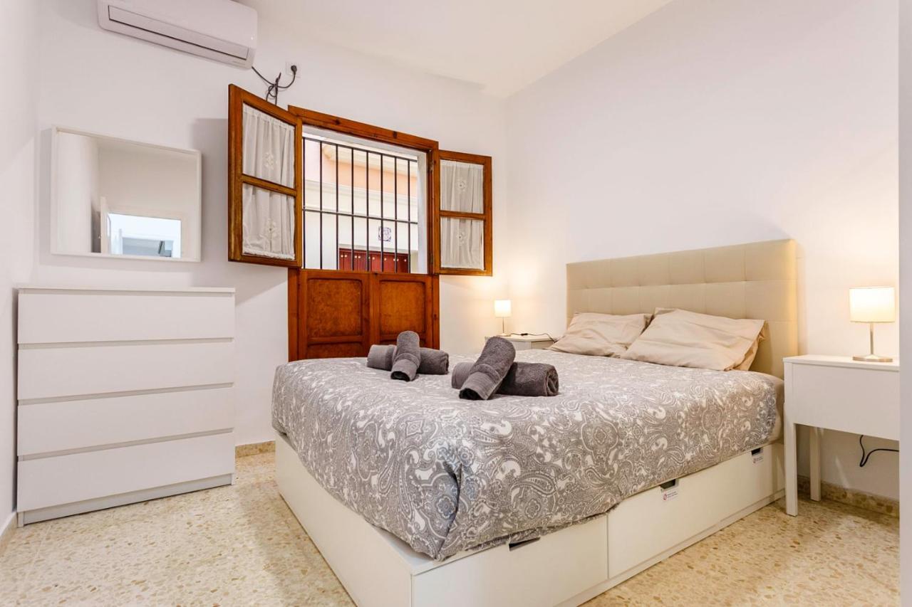 Apartamentos Sta Maria La Blanca Севилья Экстерьер фото