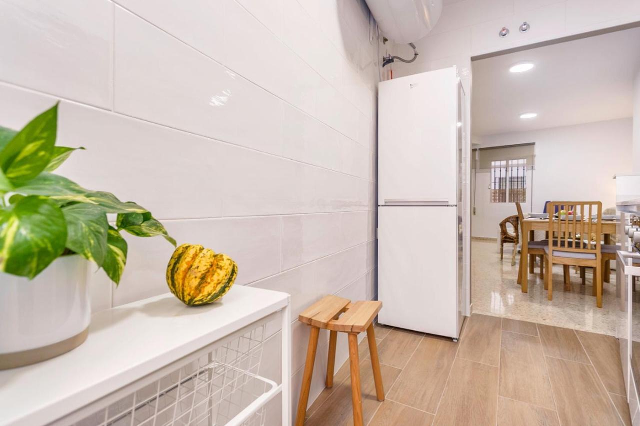 Apartamentos Sta Maria La Blanca Севилья Экстерьер фото