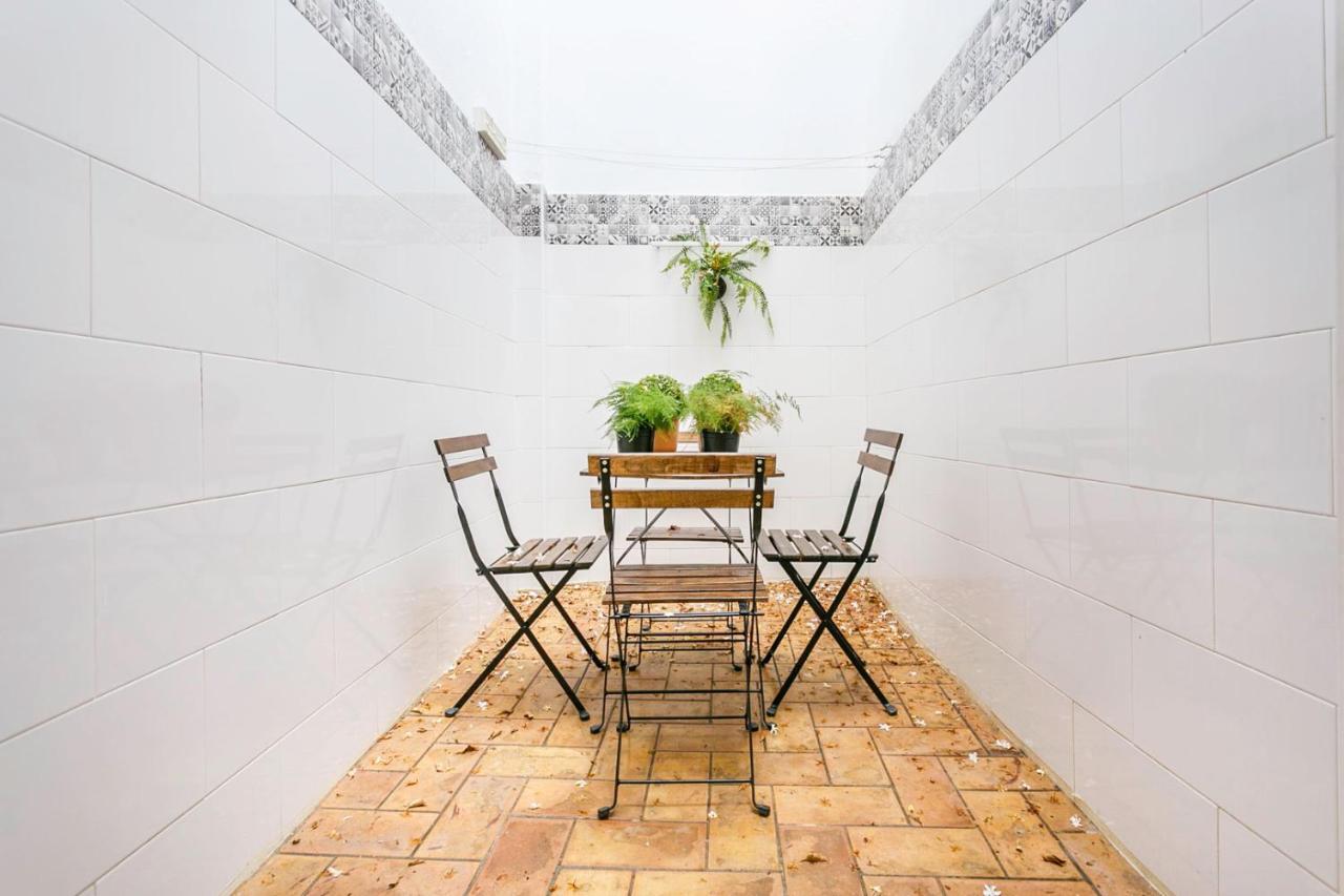 Apartamentos Sta Maria La Blanca Севилья Экстерьер фото